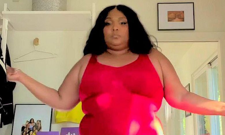 Lizzo Wardrobe Malfunction Viral Video Shows Off Curves in her New Shapewear Line Check Video Images Full Details Explained