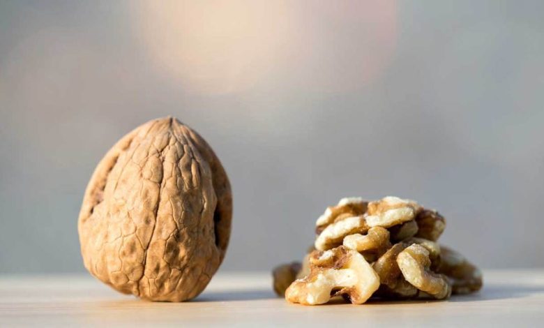 Walnut Benefits, Nutrition & Side Effects